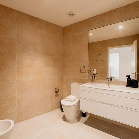 Mary Pink - No Rc A - Beautiful Two-bedroom Apartment
