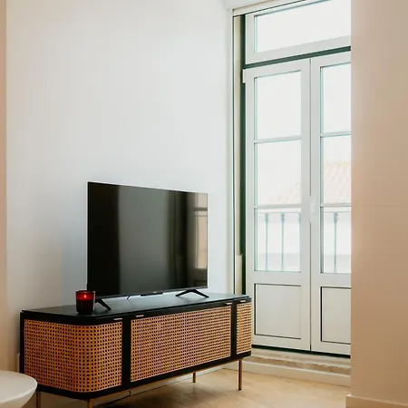 Mary Pink - No Rc A - Beautiful Two-bedroom Apartment