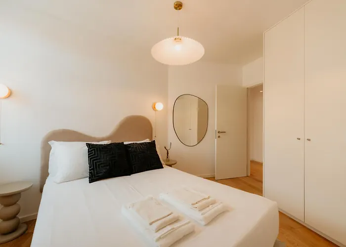 Mary Pink - No Rc A - Beautiful Two-bedroom